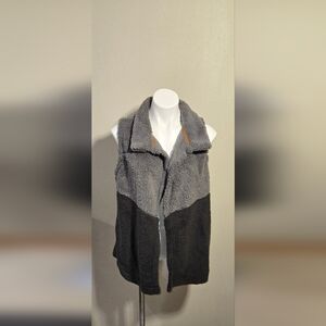 Koolaburra by Ugg Brushed Back Shempa Vest Castlerock Grey Women's Size Medium